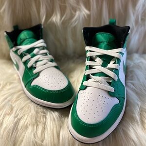 Jordan 1’s sneakers youth